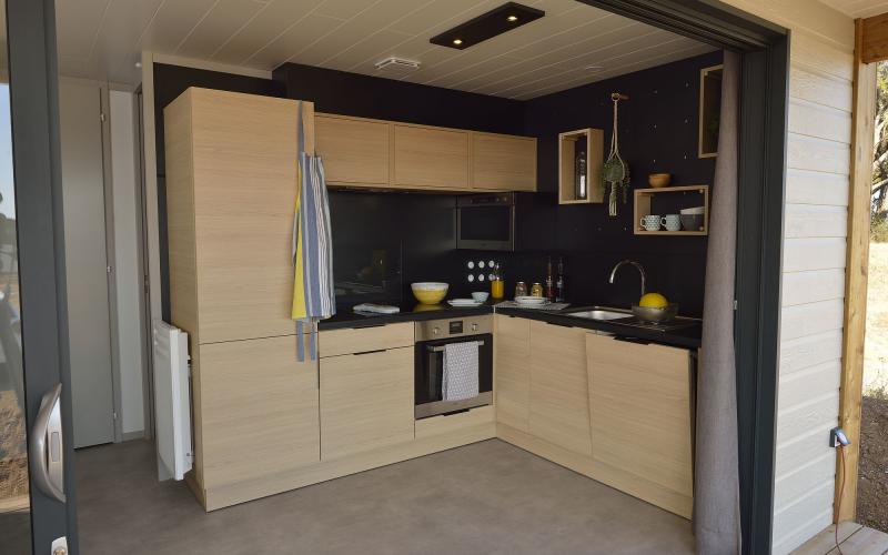 Village 49-2 Cellier - cuisine - Vente chalets neufs et d'occasion en Normandie