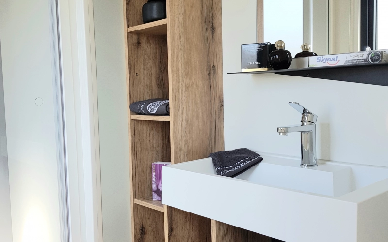 Salle de bain . mobil-home en Normandie