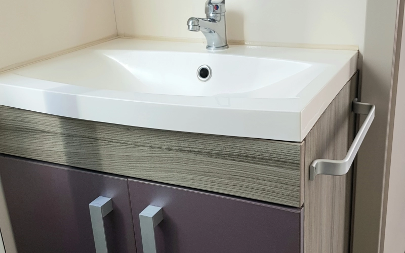 Salle de bain . mobil-home en Normandie
