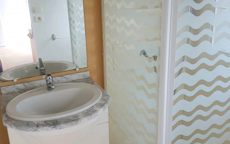 Salle de bain mobil-home en Normandie