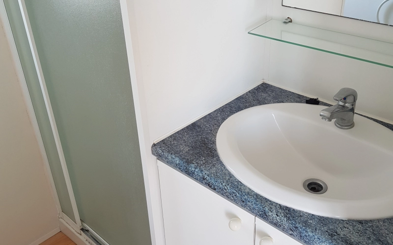 Salle de bain mobil-home en Normandie