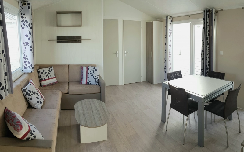 pièce de vie mobil-home en Normandie