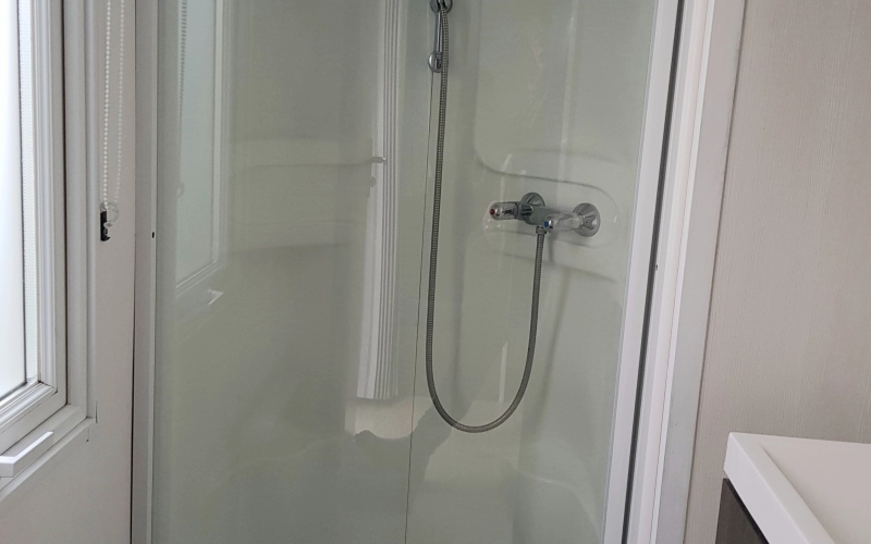 Salle de bain mobil-home en Normandie