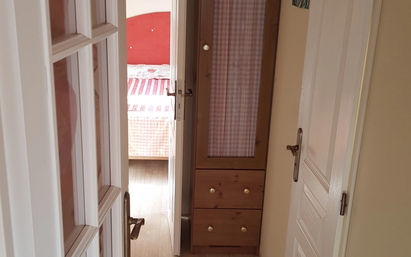 couloir chambre mobil-home en Normandie
